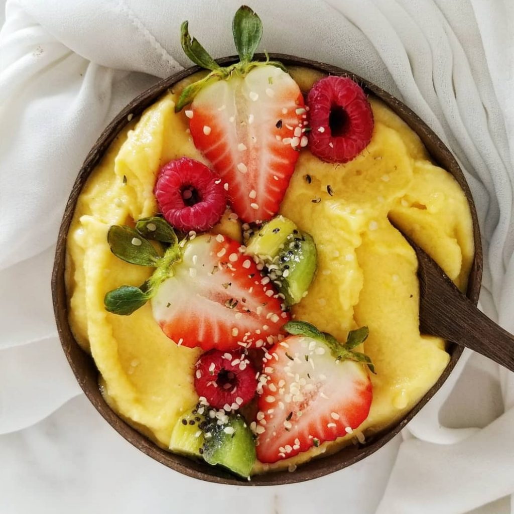 Banana Mango Smoothie Bowl