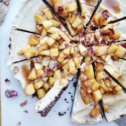 Healthy Apple Crisp Cheesecake with a Cookie Crust