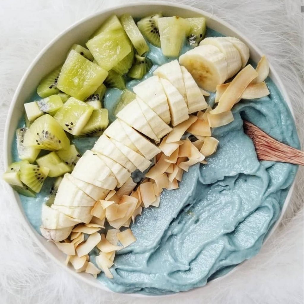 Blue smoothie bowl