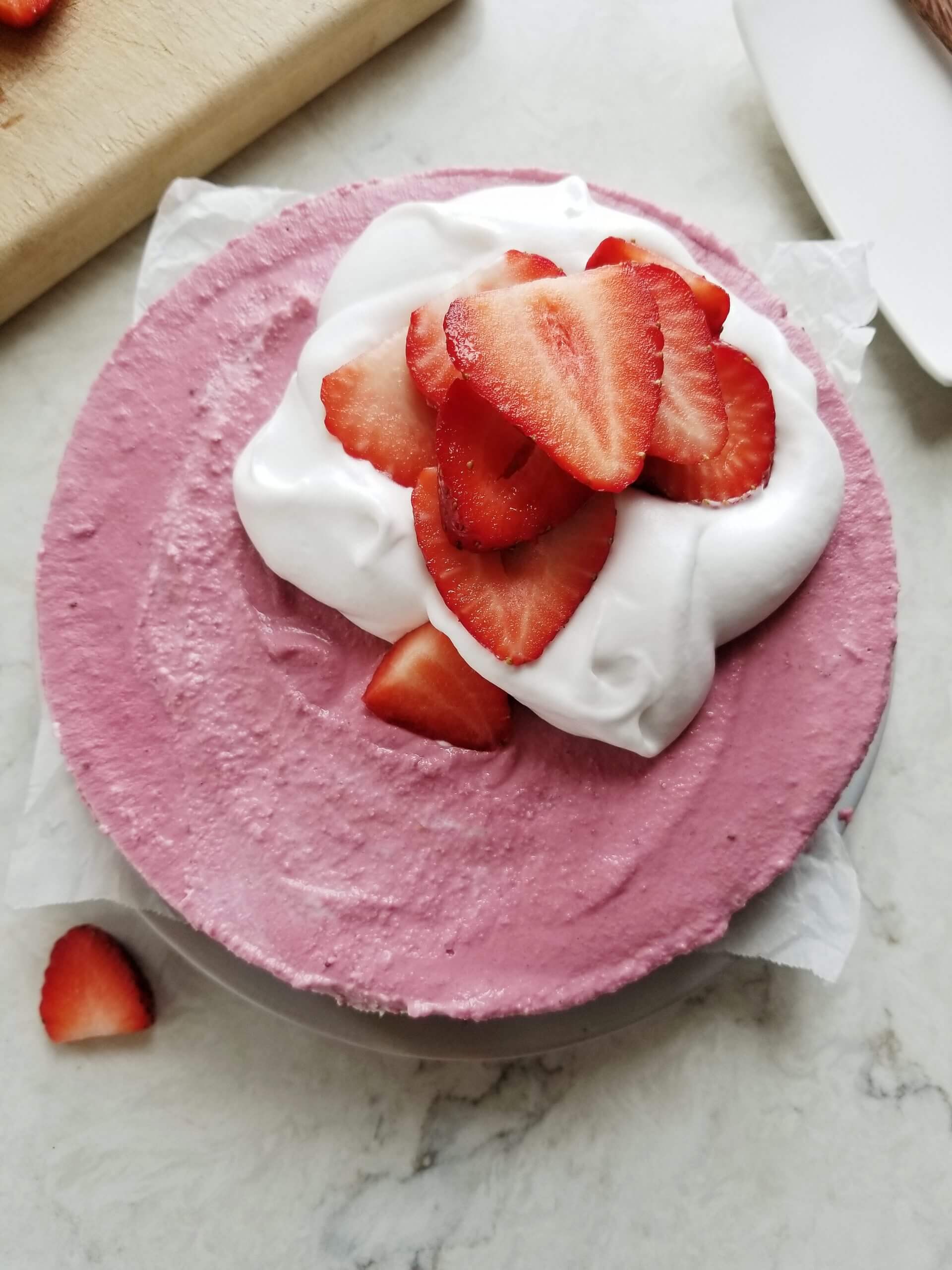 https://thehintofrosemary.com/wp-content/uploads/2020/05/healthy-strawberry-cashew-cheesecake-scaled.jpg?utm_source=chatgpt.com