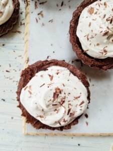healthy chocolate fudge tarts with peanut butter whip