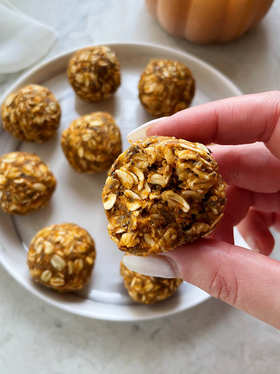 pumpkin-spice-energy-balls-with-oats-the-hint-of-rosemary