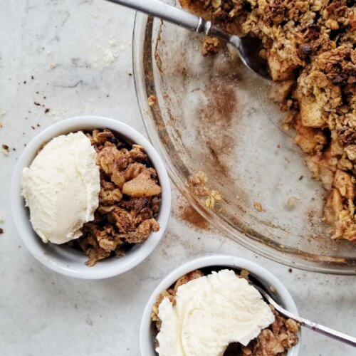 healthy apple crisp with oats and almond flour