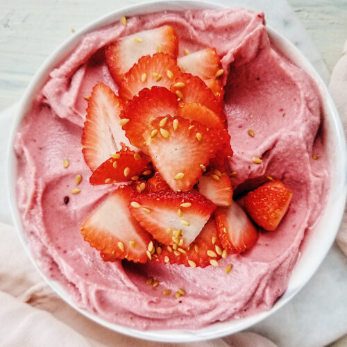 strawberries and cream smoothie bowl
