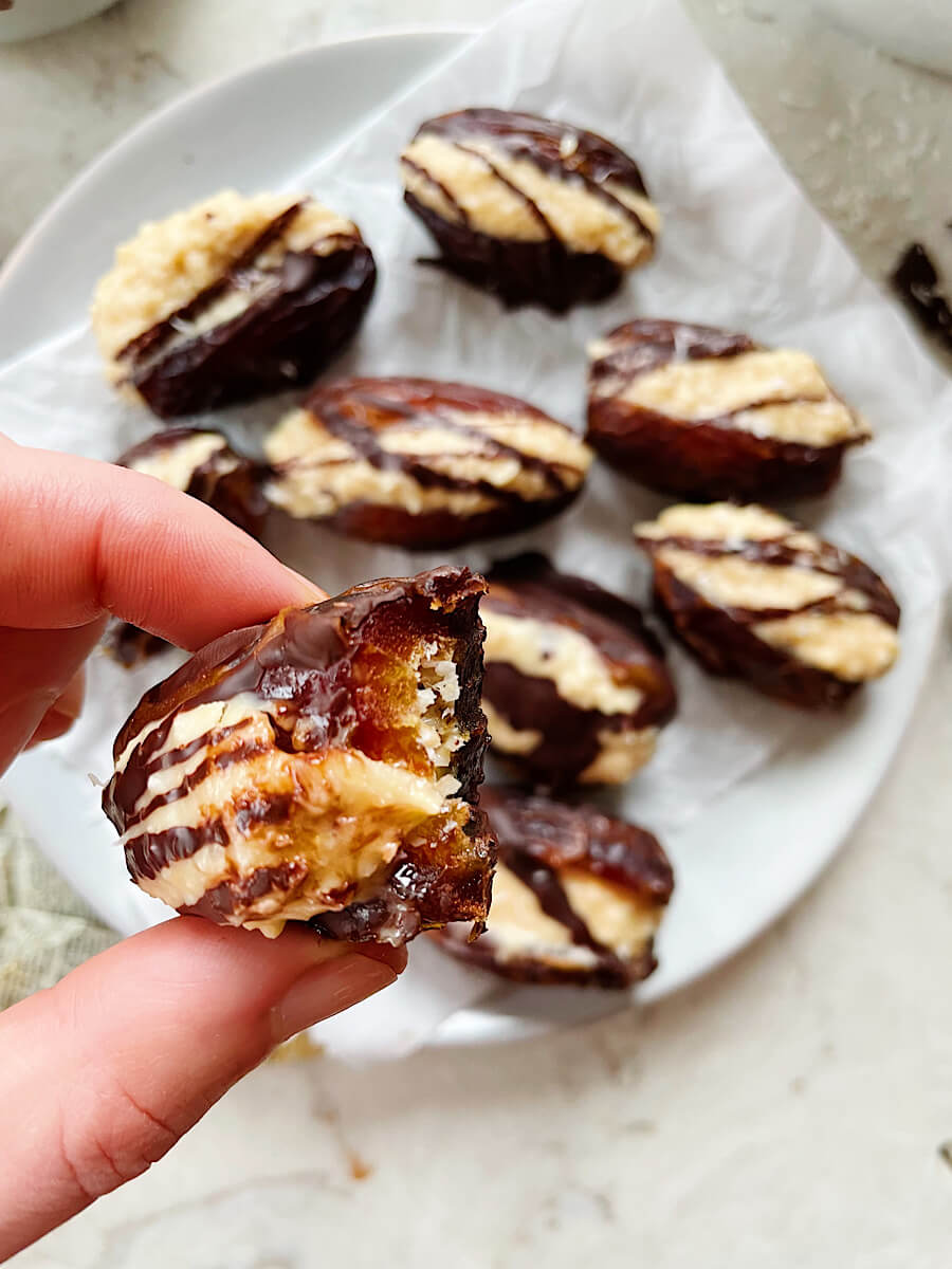 healthy samoa stuffed dates healthy iftar stuffed dates recipe (2)