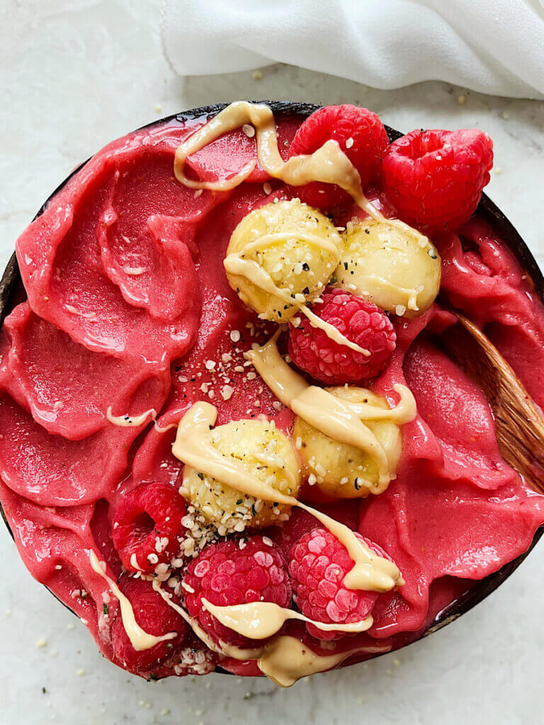 https://thehintofrosemary.com/wp-content/uploads/2022/01/Strawberry-Smoothie-Bowl-Recipe-Cover-Photo-768x1024.jpg