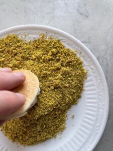 how to fill cheese qatayef