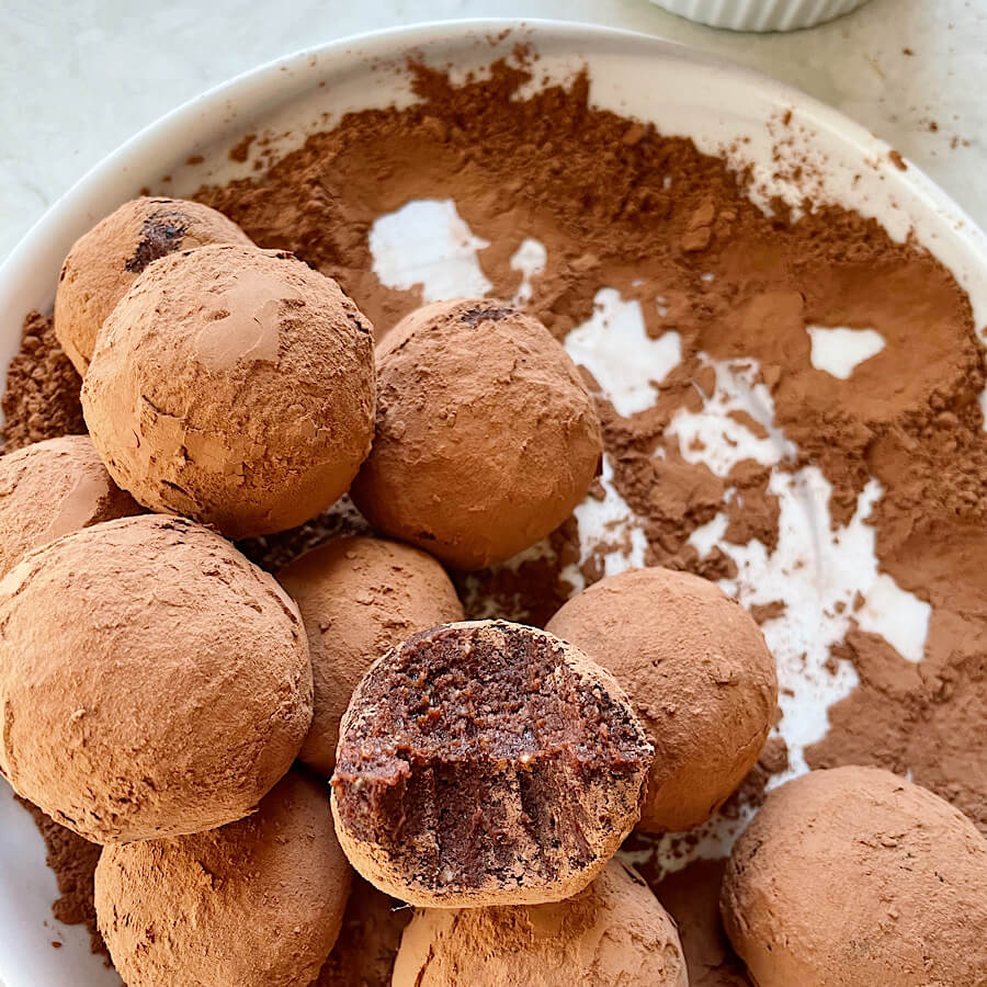 brownie balls with almond pulp