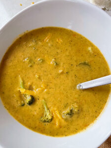 Healthy-broccoli-cheddar-soup-recipe-9